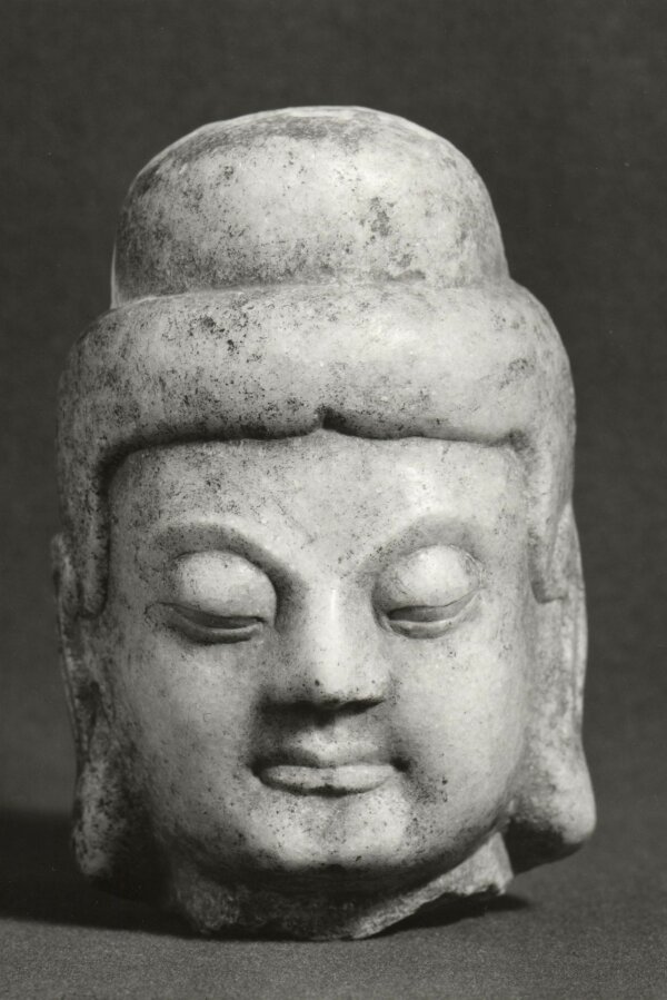 Hlava Buddhy, v. 17, 5 cm, foto: Blanka Lamrová